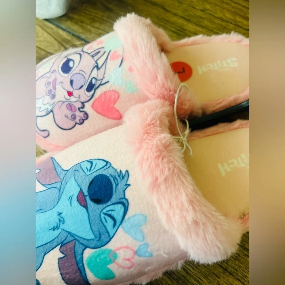 Disney Stitch Slippers size 2/3 fits NWT